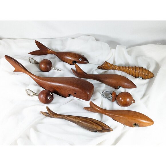 Large teak whale bottle opener, mid century modern bar wares, nautical home - Picture 10 of 10